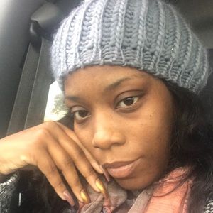 Meet your Posher, Lonisha